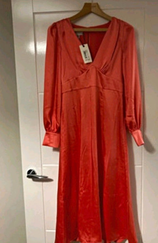 Ted baker coral satin - ted, v-neck
