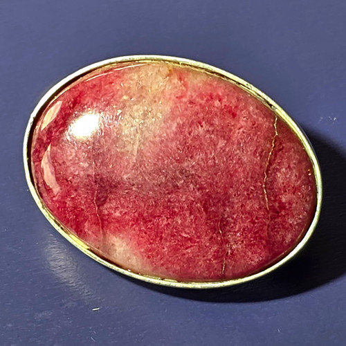 Tugtupite oval bezel - tugtupite,