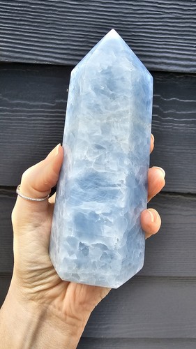 Large blue calcite crystal - x,