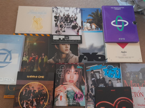 Random bundle kpop albums - bundle,