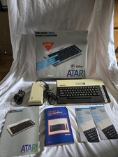 VTG Atari 800XL Home Computer with Original Box, -POWERS ON