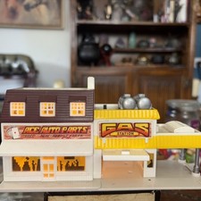 Galoob Micro Machines City Scenes Gas Station Playset 1989 - Lights Up