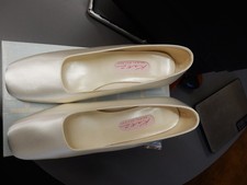 KATZ LADIES BRIDAL SHOES SIZE 6 1/2 BLOCK HEEL NOS