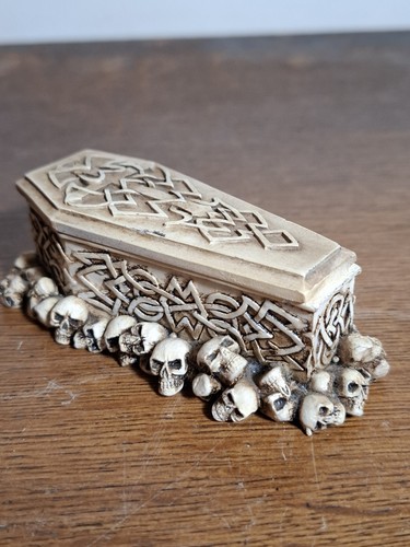 Decorative resin gothic - 3",