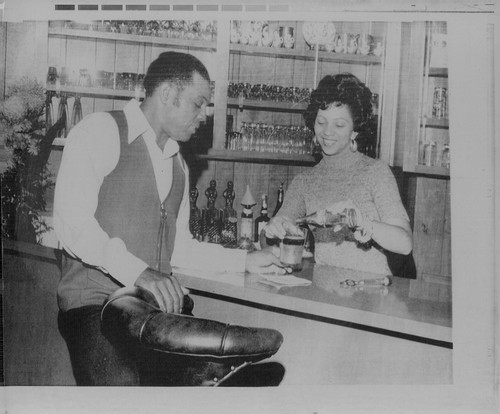 1971 willie mays getting - 1971,
