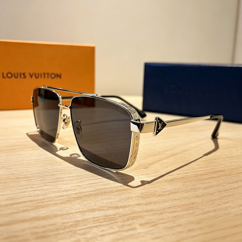 Louis vuitton 9029 gold frame - vuitton,