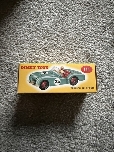 Dinky toys 111 triumph tr2 - dinky,