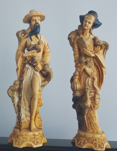 Pair vintage resin - pair, figures