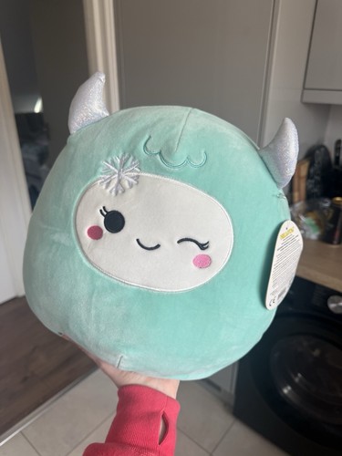 Yollie the yeti squishmallow - yeti,
