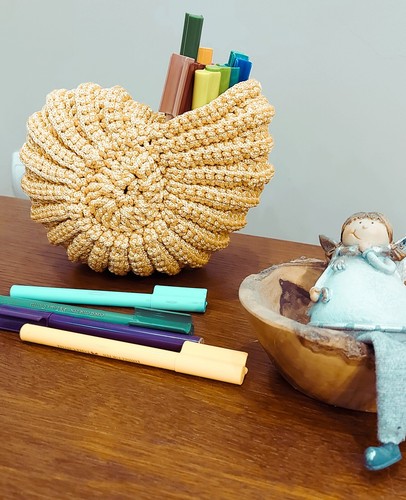 Golden crochet seashell basket - golden,