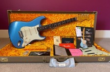 Fender Custom Shop 1960 Journeyman Relic Stratocaster in Lake Placid Blue