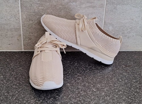 New ugg treadlight - *,