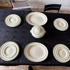 Art Deco Wedgwood Monogrammed Dinner Service For 4 15 Pieces Cream And Green