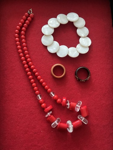 Mixed vintage jewellery - vintage,