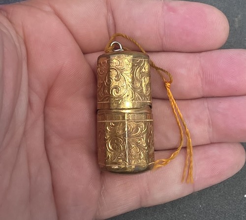 Antique thimble case with - thimble,