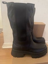 ugg ashton chelsea boots