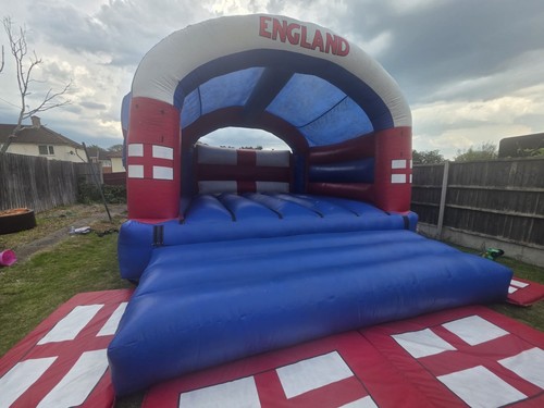 Bouncy castle hire - bouncy,