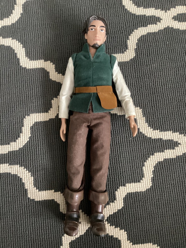 Disney store inch - 12'',