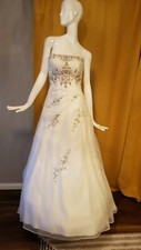Stunning Ivory Wedding Dress