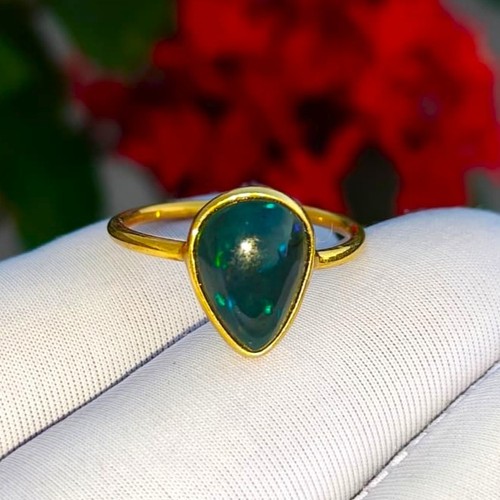 Precious cabochon shape black - shape,