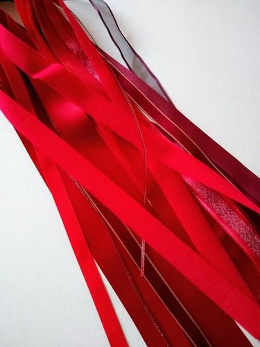 Red burgundy ribbon bundle - red/burgundy,