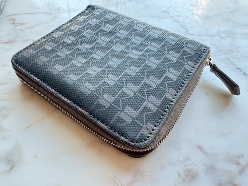 Moynat paris logo monogram - paris, zip