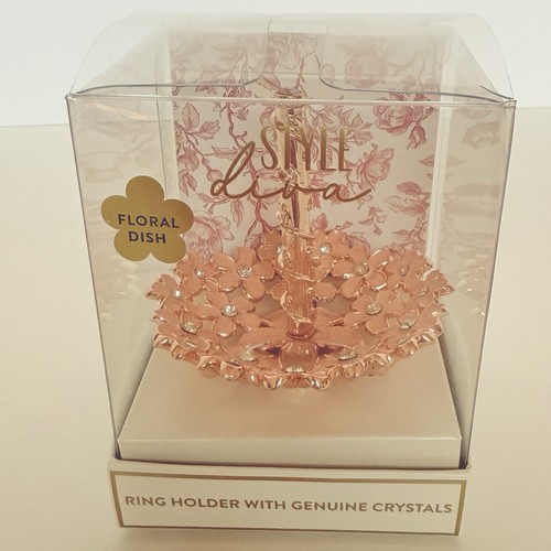 Style diva floral ring holder - floral,