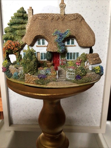 Lilliput lane the dog - lilliput,