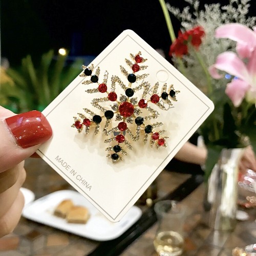 Christmas brooch badge - christmas,