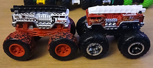 Hot wheels monster truck - hot,