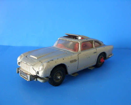 Corgi toys 270 - corgi, james