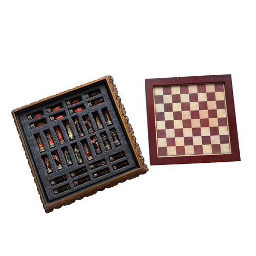 Italfama chess set - robin, hood
