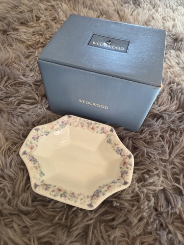 Wedgwood angela bone china - angela,