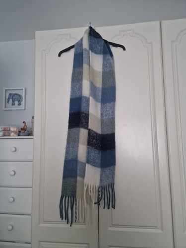 Soft scarf with fringe - soft,