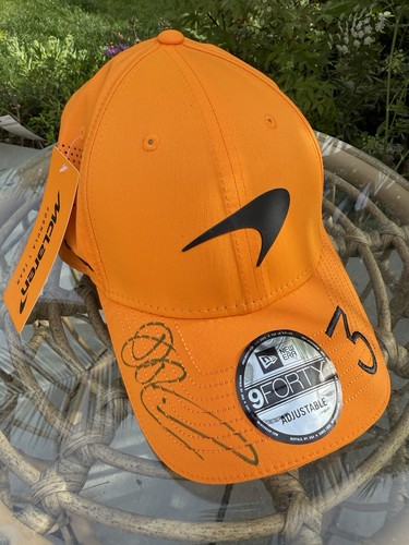 Hand signed 2022 mclaren - hand, f1