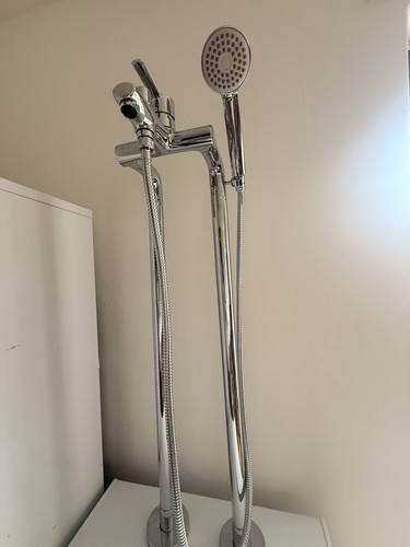 Roca free standing bath - standing, pillar