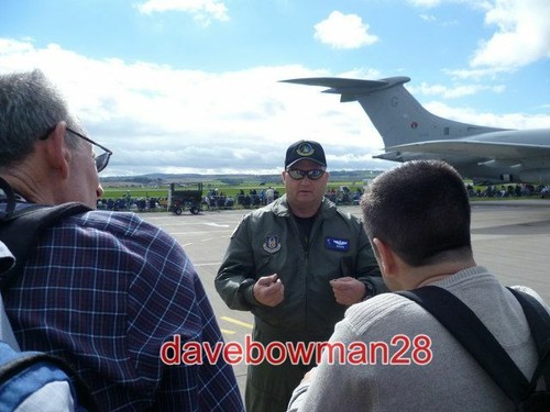 Photo bomber explained - b-52,