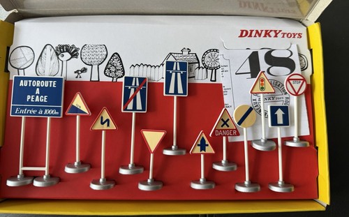 Dinky toys road signs original - toys,