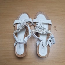 BRAND NEW LADIES WHITE PEACOCK SUMMER WEDGE SANDALS SIZE 7