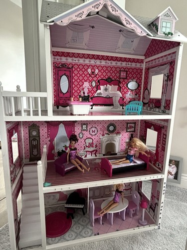 Dolls house - dolls,