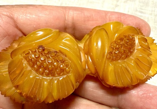 Vtg carved butterscotch - vtg.carved, apple