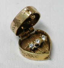 9ct Gold Heavy Ring Box With Engagement Ring Inside Charm 23313