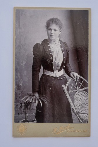 Cdv pretty lady - of,