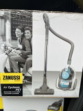 New Zanussi PET Bagless Compact Cyclonic Vacuum Cleaner White Blue 2.5L 600W