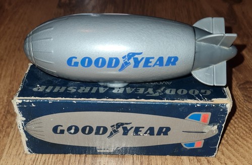 Goodyear airship avon - airship,