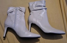 GUESS Los Angeles White  Leather Heel Shoes Size 8M 3inch Heel