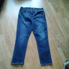 LEVI LADIES CLASSIC MID RISE SKINNY STRETCH FIT JEANS IN BLUE.  UK 14. W32 L28.