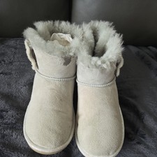 UGG Boots Short Grey Size 4