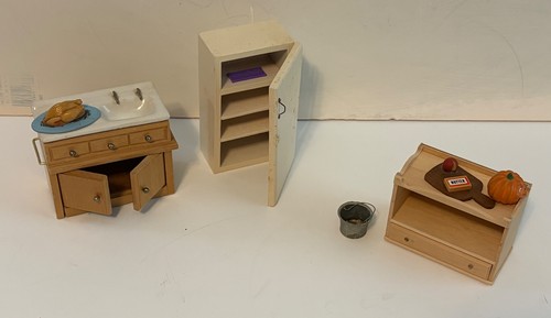 Doll house furniture - -, batch