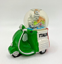 Fabulous Italia Scooter / Vespa Snow Globe in Excellent Condition - Height 5.5cm
